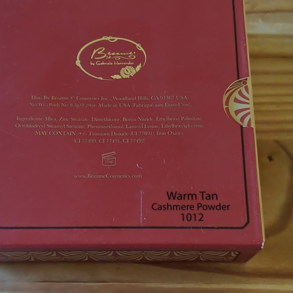 Cashmere Powder Compact warm tan Besame - Picture 4 of 5